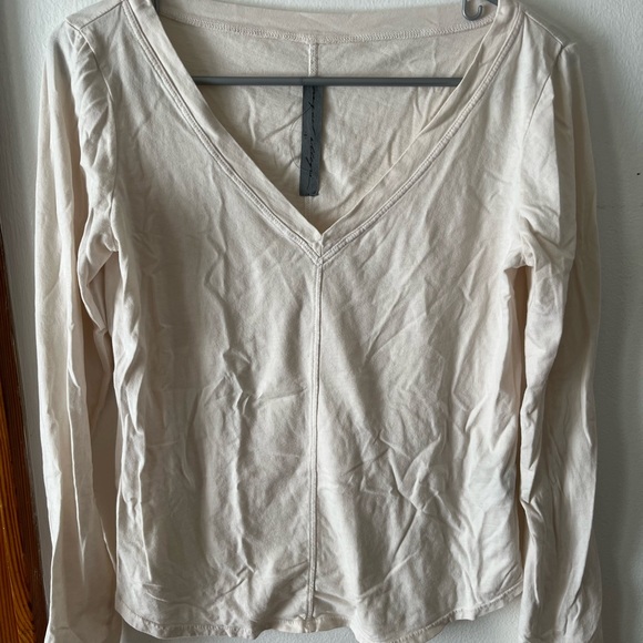 Raquel Allegra v neck - Picture 1 of 3